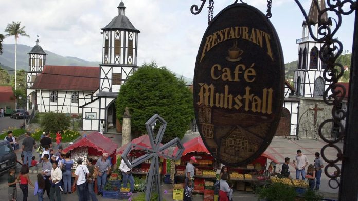 turistas en la Colonia Tovar