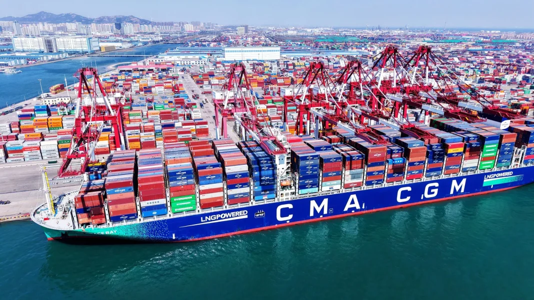 China aumenta los aranceles a los productos estadounidenses del 34% al 84% China
