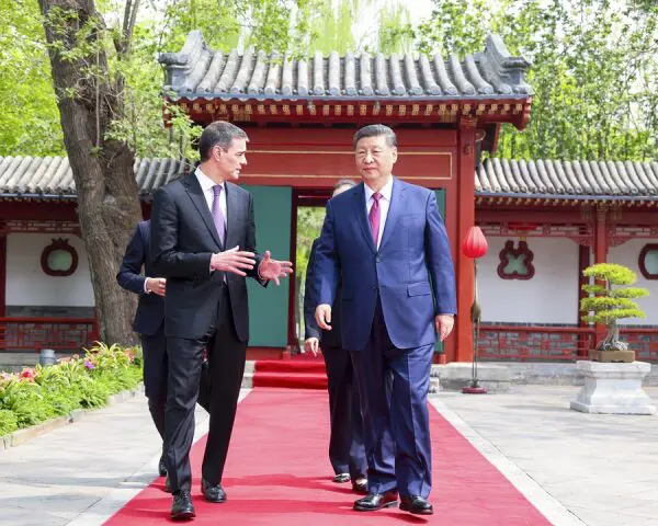 xi-jinping-con-pedro-sanches-en-beijing.jpg Xi Jinping y Pedro Sánchez