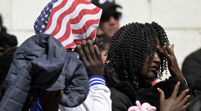 Corte Suprema de EE. UU. bloquea deportación de migrantes bajo la Ley de Enemigos Extranjero