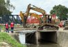 Supervisan trabajos de demolición del viejo puente de Trapichito