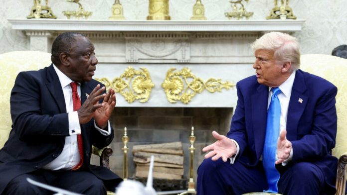 Trump embosca al presidente sudafricano con falsas acusaciones sobre el racismo antiblanco Trump embosca al presidente sudafricano con falsas acusaciones sobre el racismo antiblanco