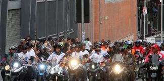Caravana Motorizada celebra en Caracas triunfo electoral de la revolución