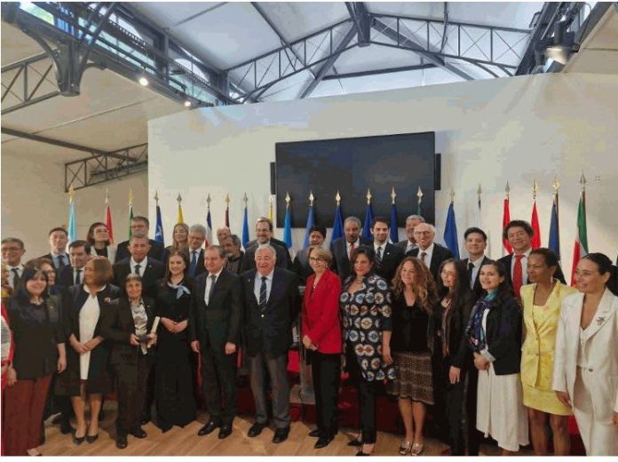 Carmen Bohórquez recibe medalla