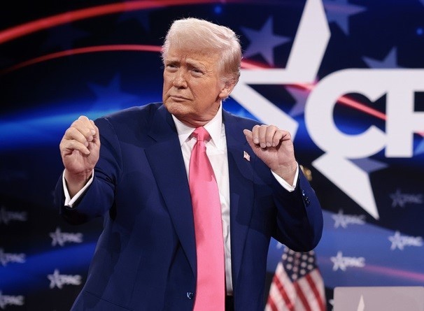 Tribunal de apelación de EE.UU. restablece los aranceles de Trump Tribunal de apelación de EE.UU. restablece los aranceles de Trump