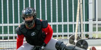 ¡Indetenible! Carlos Narváez con el madero en triunfo de Boston