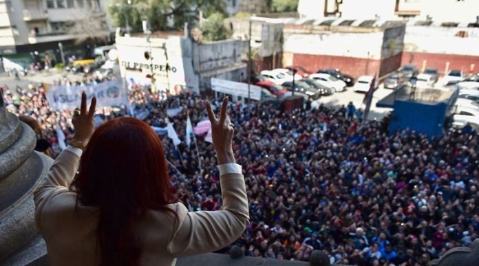 Presidente Maduro se solidariza con Cristina y envía reconocimiento al pueblo argentino