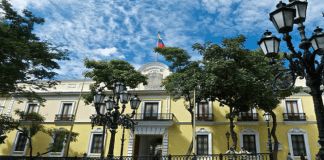 Venezuela extiende condolencias a la India por accidente aéreo que dejó 242 fallecidos