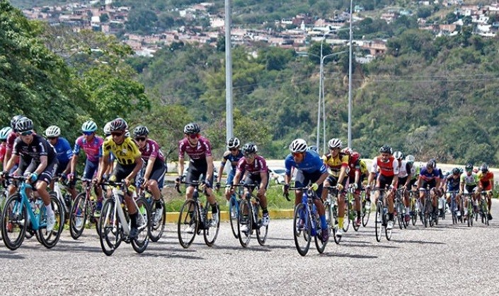 GIRO Giro Andina Stero 91.9 FM