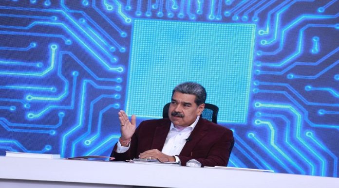 Pdte. Maduro: WhatsApp es una herramienta de espionaje y matanza