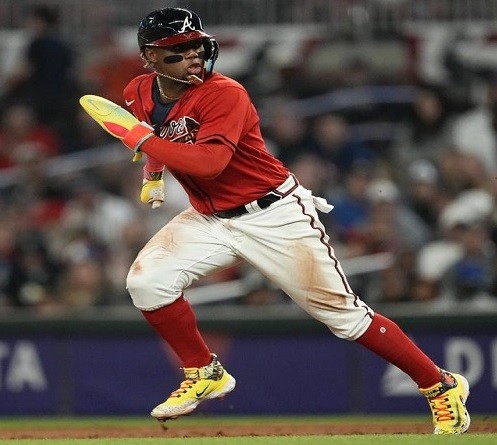 acuña 200 bases robadas
