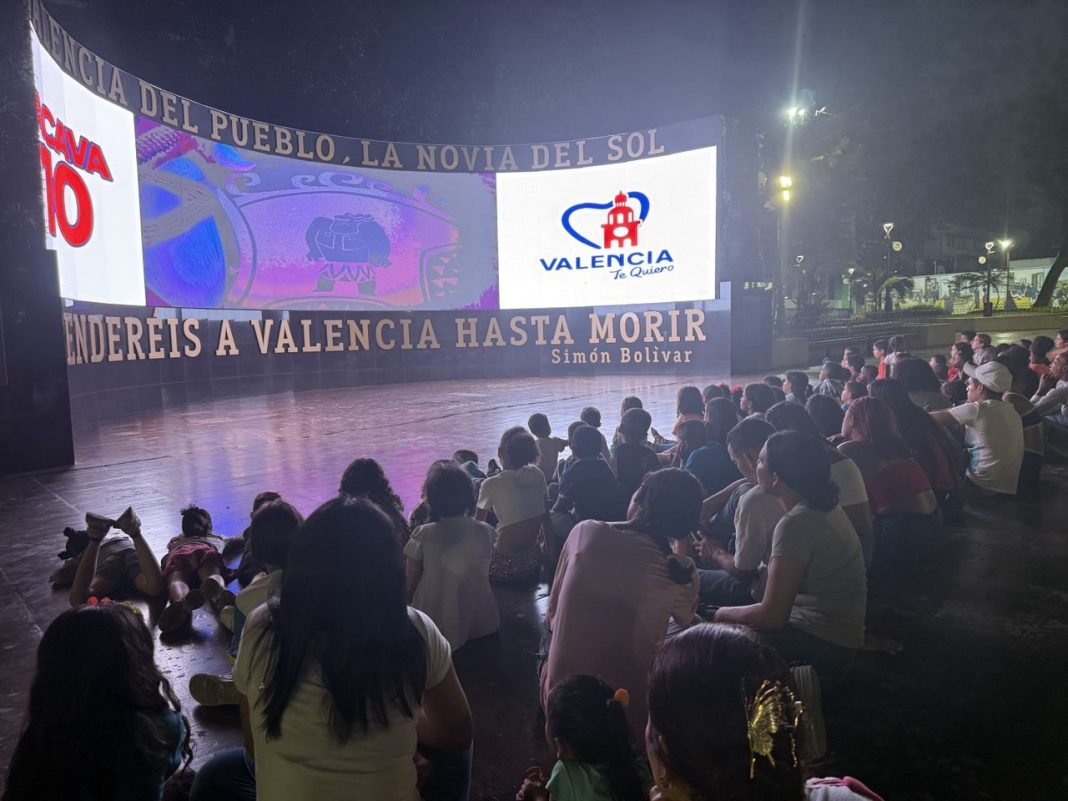 Cine Bajo las Estrellas