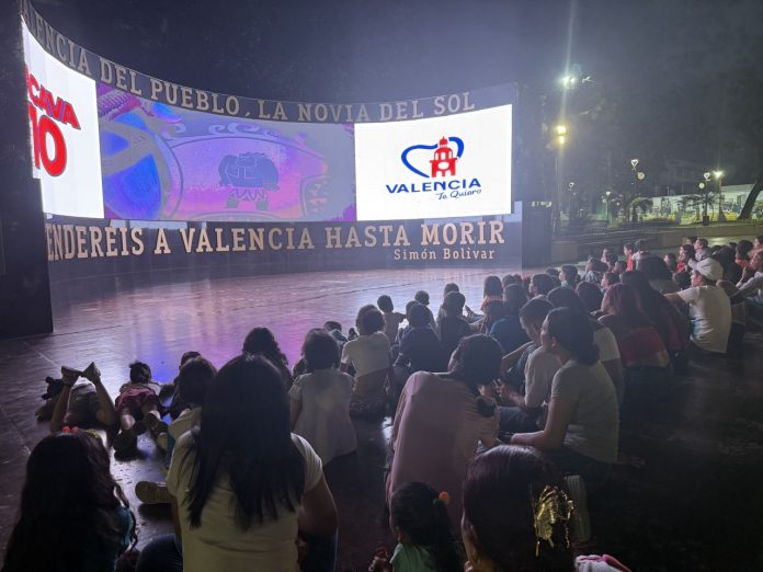 cine Cine Bajo las Estrellas