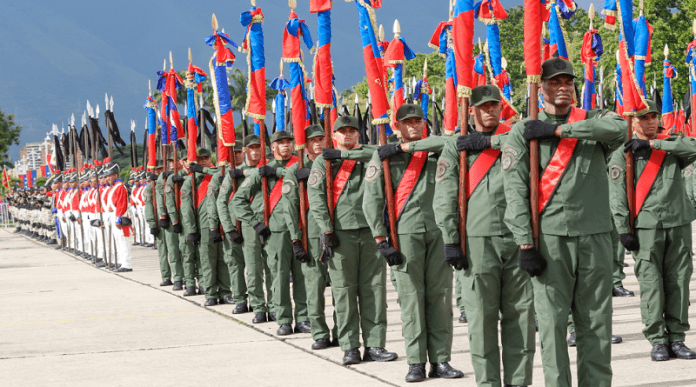 Entregan Orden Cruz del Ejército Bolivariano a oficiales destacados Entregan Orden Cruz del Ejército Bolivariano a oficiales destacados