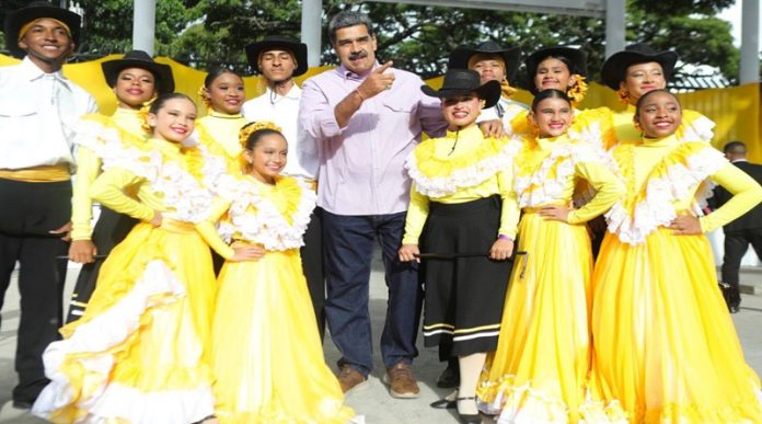 Jefe de Estado pide a padres y comunidades estar atentos de niños y jóvenes Jefe de Estado pide a padres y comunidades estar atentos de niños y jóvenes