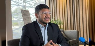 Viceministro Rander Peña denuncia extorsión y delación en sistema migratorio estadounidense
