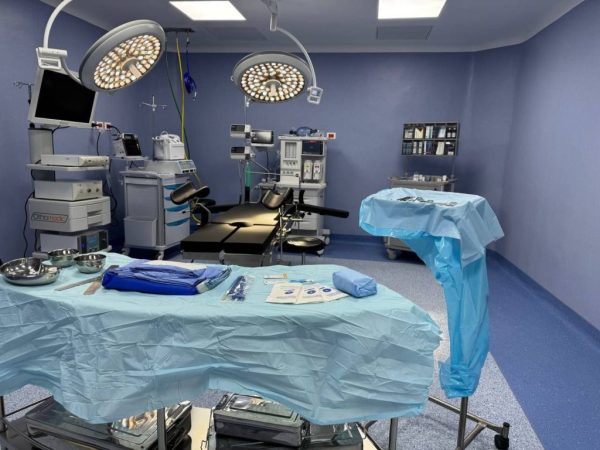 Maduro entrega hospital