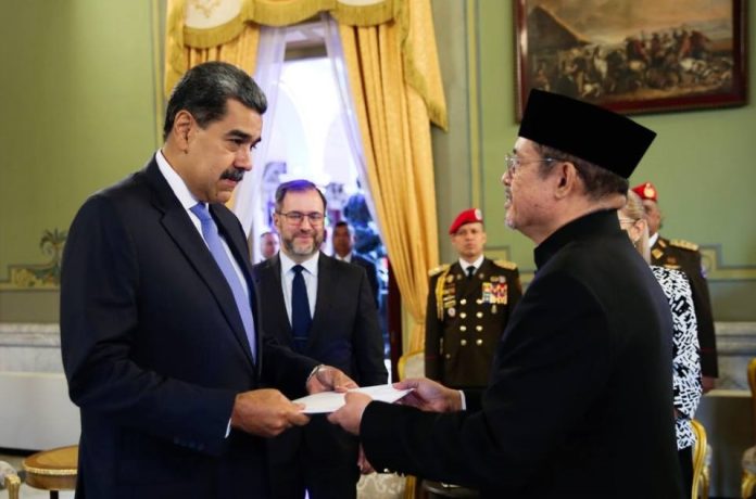 Maduro cartas credenciales