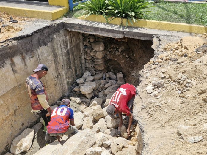 Reconstrucción tramo en puente Av. Ppal de Vivienda Popular Los Guayos (7) Tramo de vía