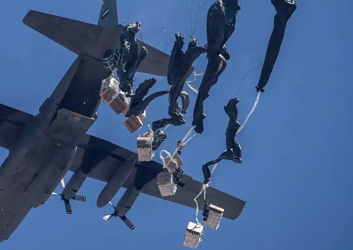 Gaza recibió ayuda humanitaria por Jordania y Emiratos Árabes Gaza recibió ayuda humanitaria por Jordania y Emiratos Árabes
