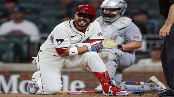 Eugenio Suárez fuera del lineup de Arizona tras recibir pelotazo Eugenio Suárez fuera del lineup de Arizona tras recibir pelotazo