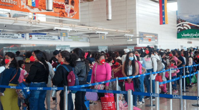 Arriban al país 319 venezolanos provenientes de México con Plan Vuelta a la Patria