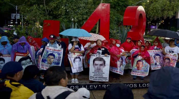 Sheinbaum confirma la renuncia del fiscal especial del caso Ayotzinapa