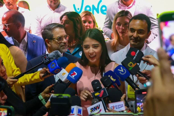 26 (2) Expo "Sabe a Venezuela"