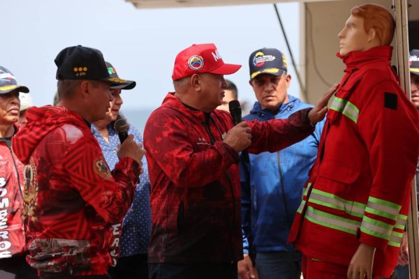 equipos nuevos a bomberos del país