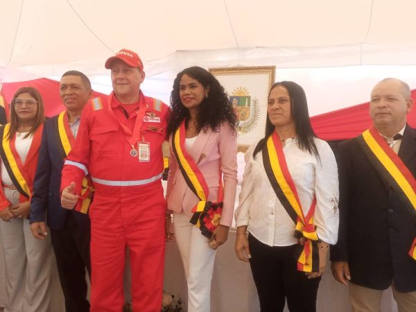 Juan José Mora-44 aniversario-Morón, autonomía municipal-reconocimientos 2