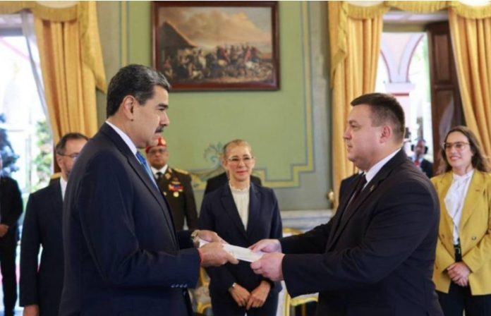 Maduro recibió las Cartas Credenciales Maduro recibió las Cartas Credenciales