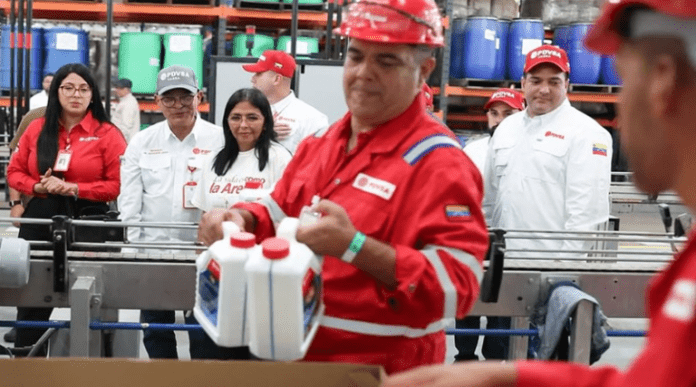 Vicepresidenta Rodríguez supervisa producción de aceites