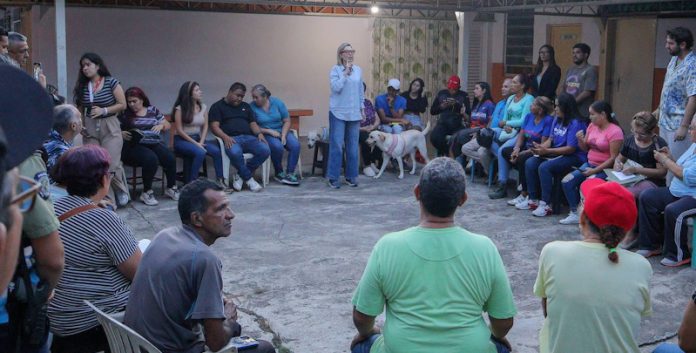 a Salas de autogobierno