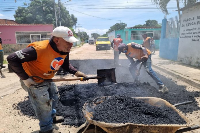 Avenida intercomunal Los Guayos El Roble