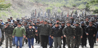 Maduro lidera clausura