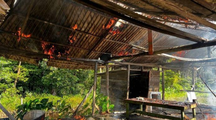 Destruyen seis astilleros