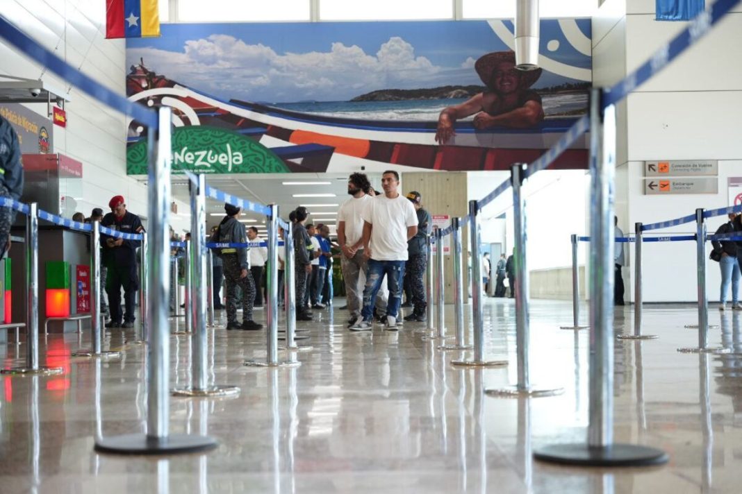 110 connacionales provenientes de Texas