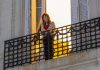 Cristina Fernández de Kirchner saludó a los miles de peronistas desde su balcón
