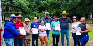 Campesinos de la Comuna 5 Raíces