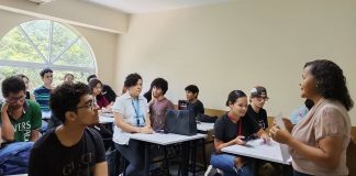 Niddy-UAM_taller poesía y color