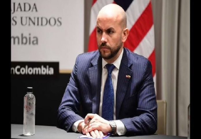Información falsa y despilfarro millonario