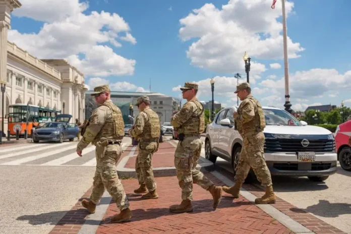 eeuu-washington-efectivos-militares-patrulla-foto-efe1.jpg militarización de Portland