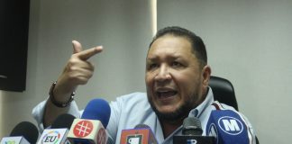 empuñar un fusil en defensa de la patria