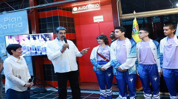 Escuelas contarán con equipos interactivos