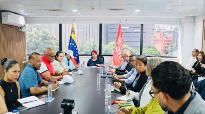 Mintur avanza en preparativos para Congreso Mundial de Aviturismo Mintur avanza en preparativos para Congreso Mundial de Aviturismo