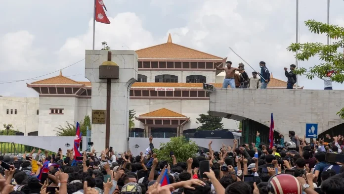 nepal-dimision.jpg masivas protestas en Nepal