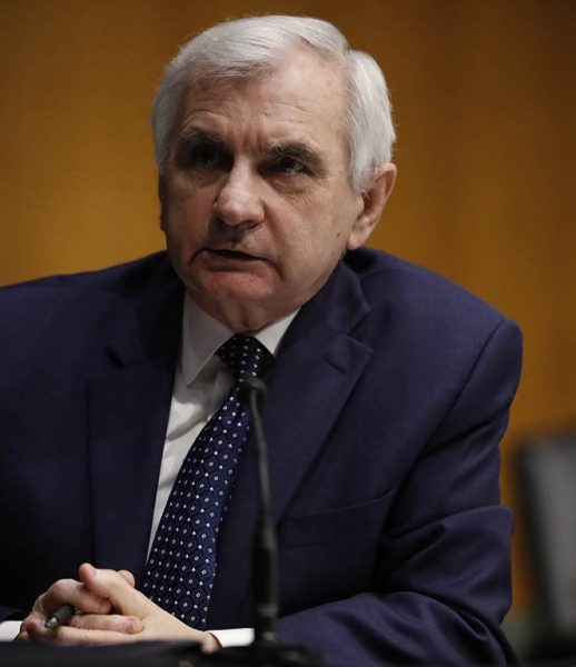 senador Jack Reed