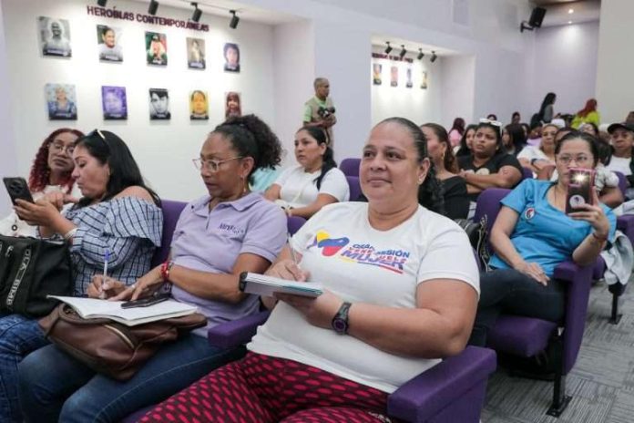 Inicia formación a voceras del plan parto humanizado