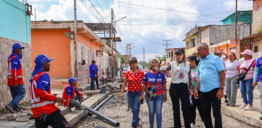 Alcaldesa Elizabeth Niño supervisó trabajos de saneamiento y mejoras en la calle Las Marías