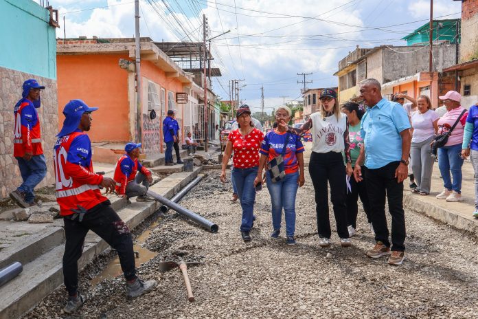 Alcaldesa Elizabeth Niño supervisó trabajos de saneamiento y mejoras en la calle Las Marías